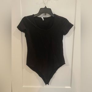 Short sleeve black body suit